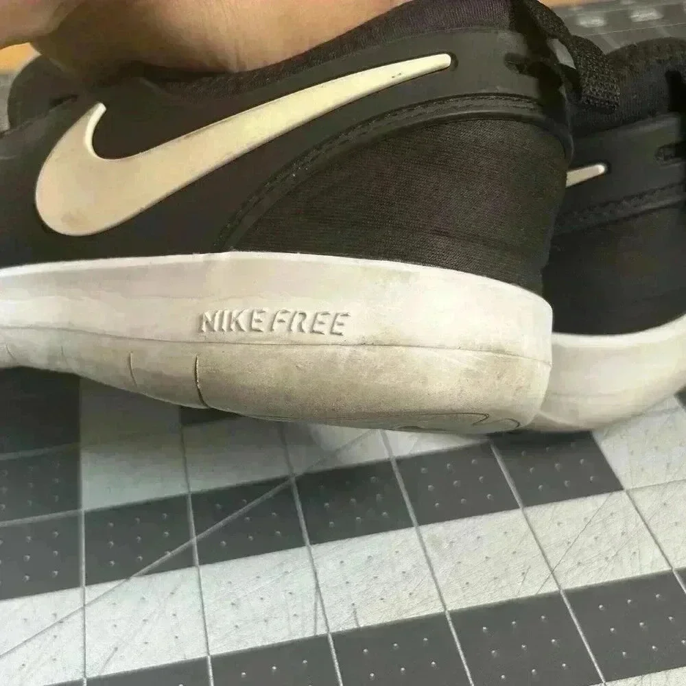 Nike Sneakers Womens Size 6.5 Free TR 7 904651-001 Black Running Shoes Athletic